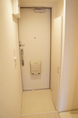 リブリ・ライトラージ 玄関