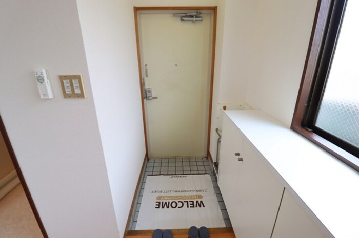 レジデンス八木 玄関