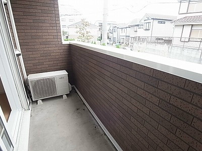 サンシャインビレッジアゼリアＢ ベランダ