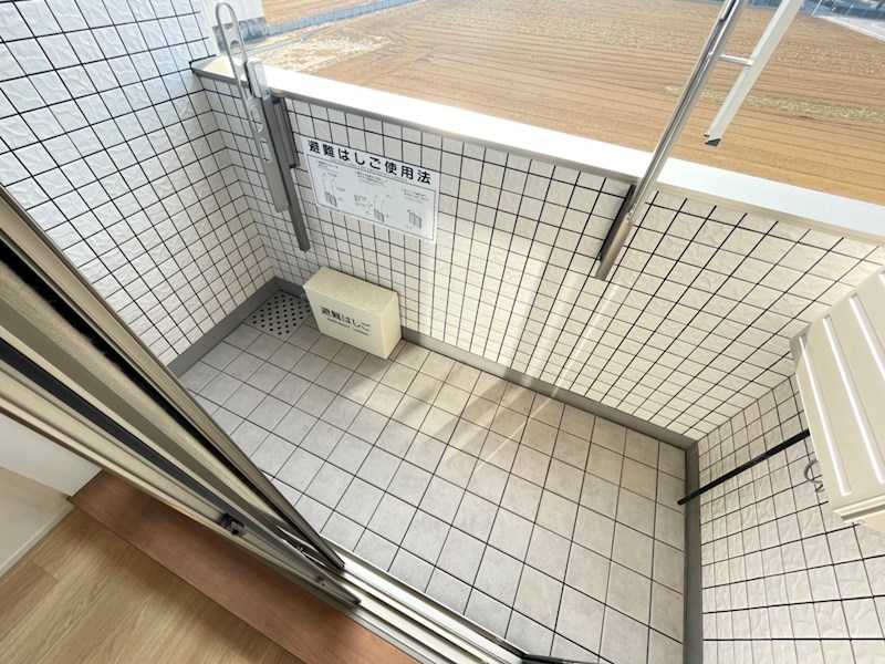 Franklin Ave. ベランダ