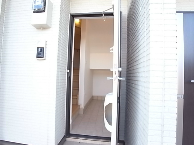 アプリコットA棟 玄関
