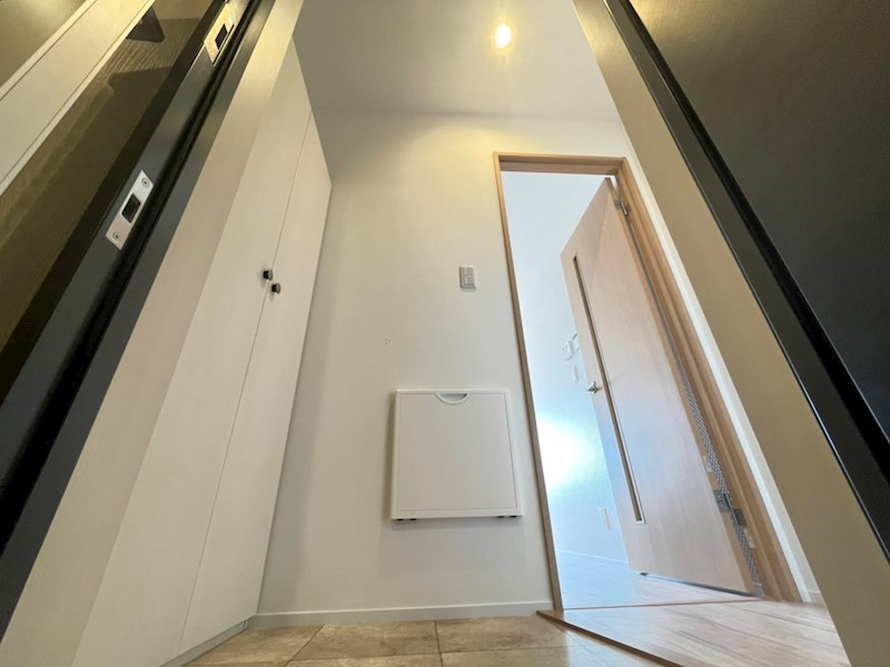 Franklin Ave. 玄関