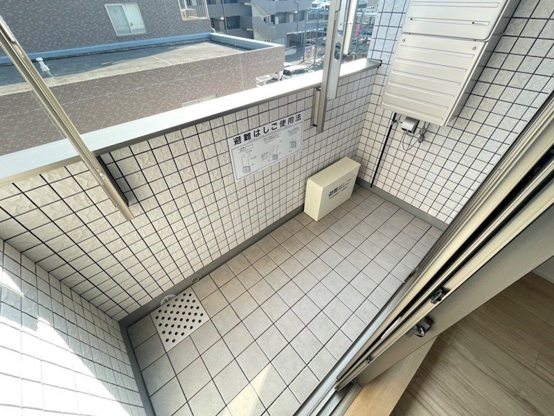 Franklin Ave. ベランダ