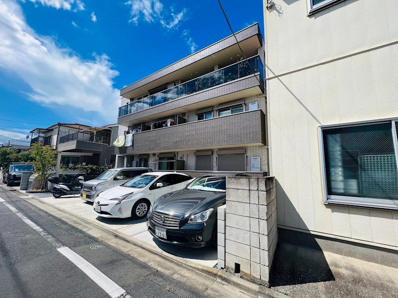 パインハイツ鹿浜 駐車場