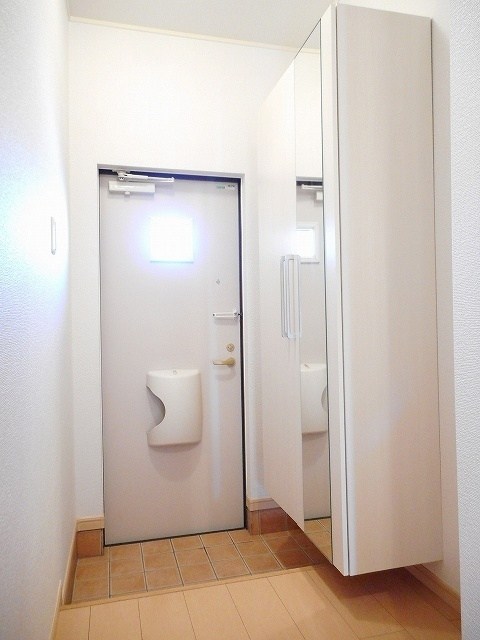 エテルノ　ピアッツァA 玄関