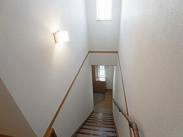 サン・モールⅢ 玄関