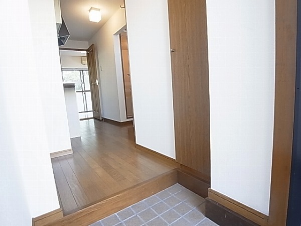 ロマネあけぼの 玄関