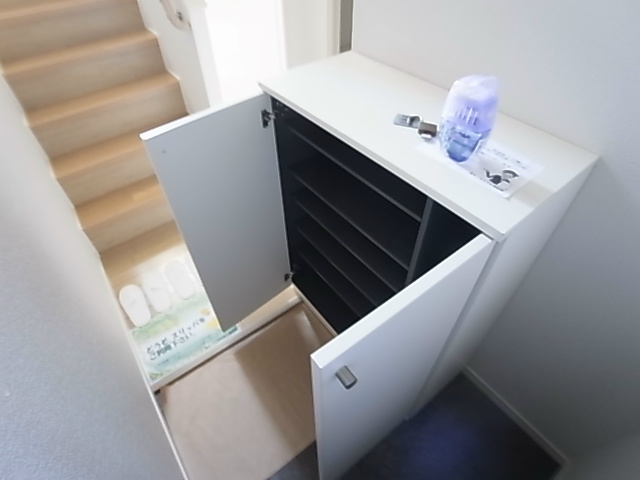 マルシェルブ柏 玄関