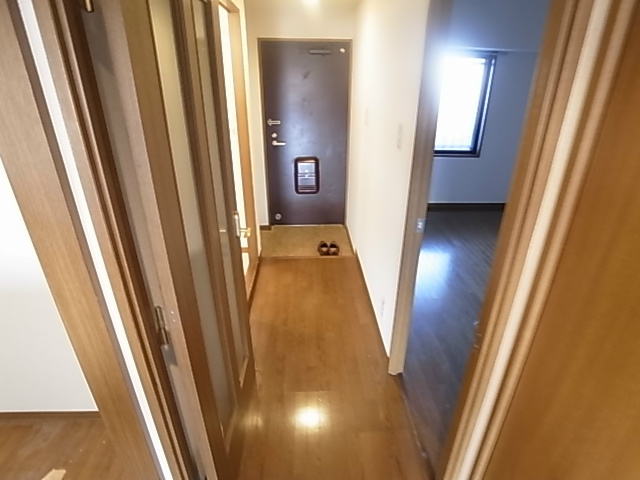 大新ヒルズ 玄関