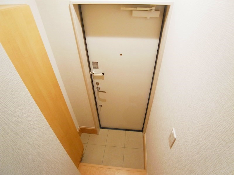 ヴィッラホーム六番館 玄関