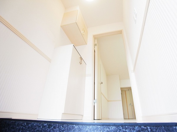 プティ　グリシーヌ 玄関