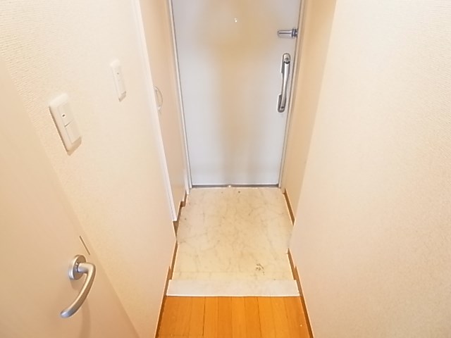 眩燈館 玄関