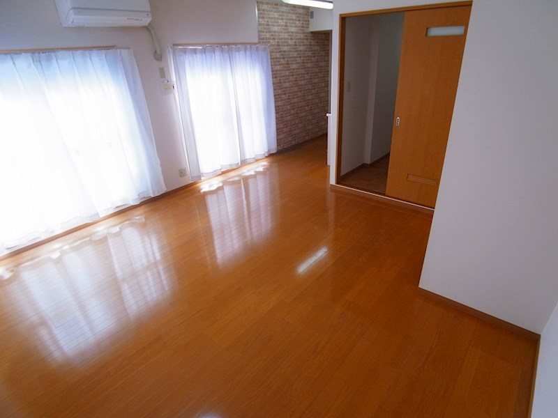 パティエール上本郷 リビング