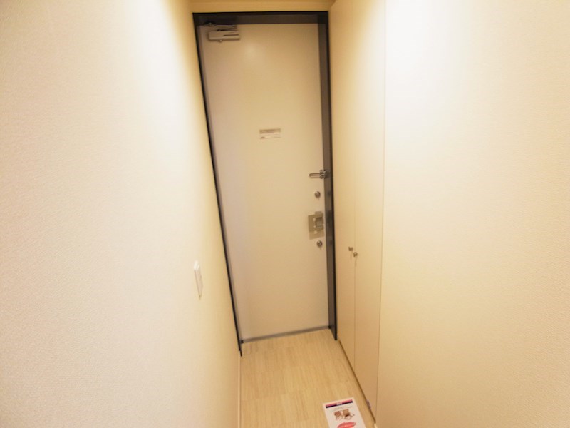 エクメーネセトルＭ 玄関