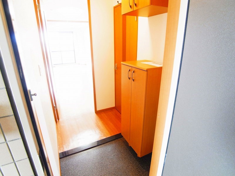 リバパレスおおたかの森 玄関