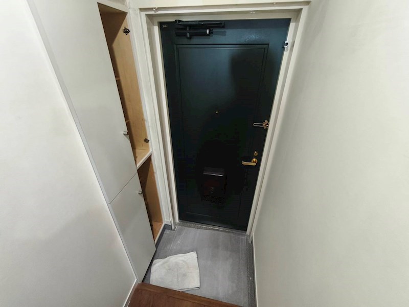 ロイヤルパレス綾瀬 玄関