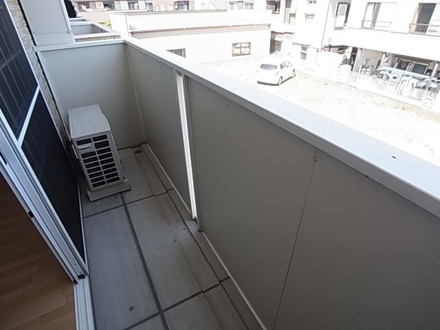 ヴァーグ弐番館 ベランダ