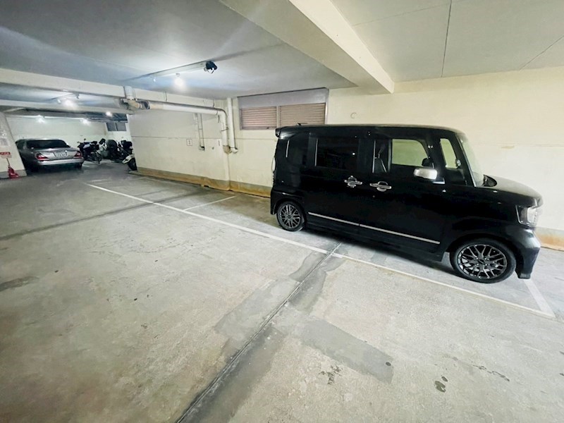 パール仲町マンション 駐車場