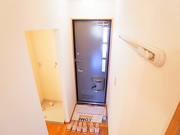 セレニティーホームズA 玄関