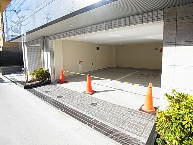 ライジングプレイス綾瀬二番館 駐車場
