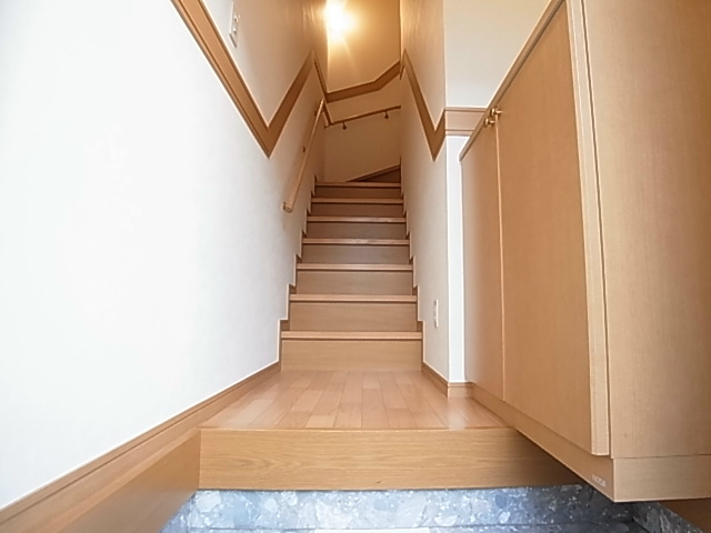 アジュールＡ 玄関