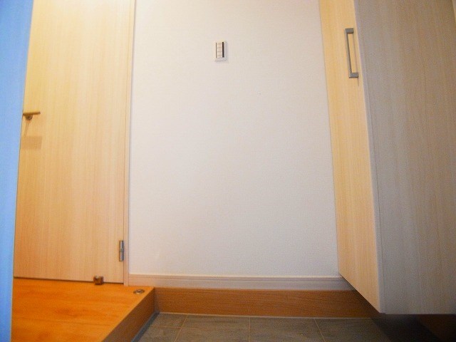 Ambition関原 玄関
