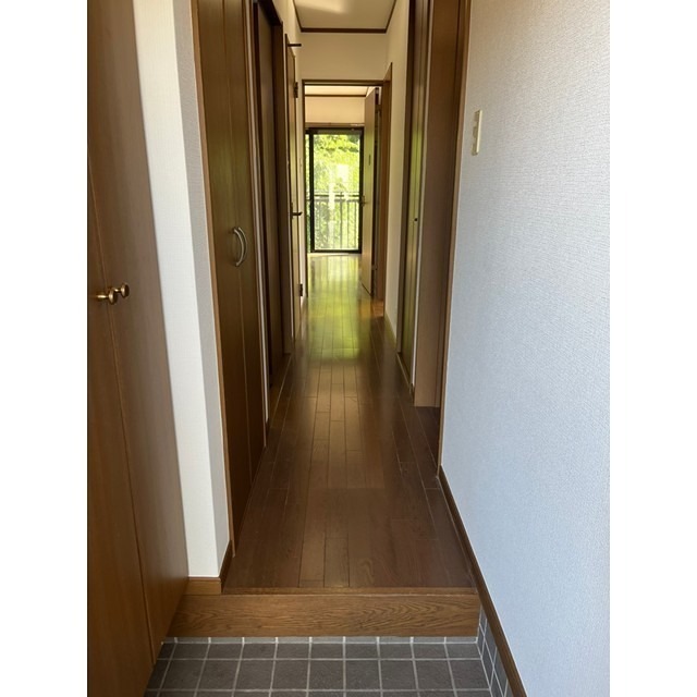 メゾン・ラフィーネⅡ 玄関