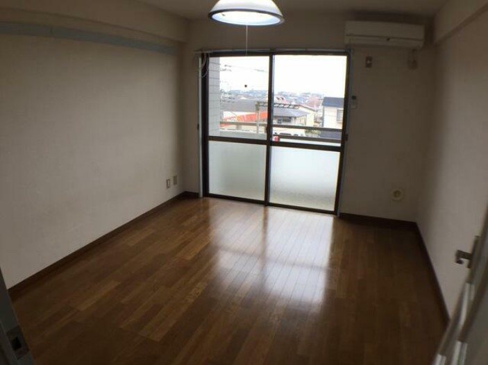 奥富マンション リビング