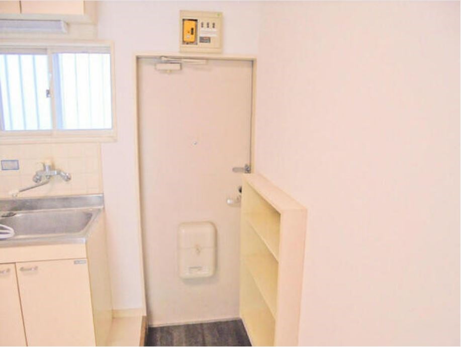 サンモールＭ 玄関