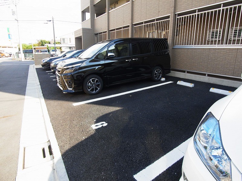 グレイスＣ 駐車場