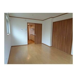 グランデ　マルバローサ　弐番館 リビング