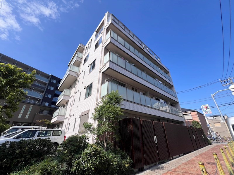 グルナディエ 外観写真