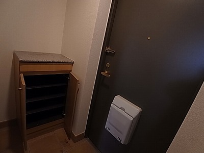 プティネージュ  玄関