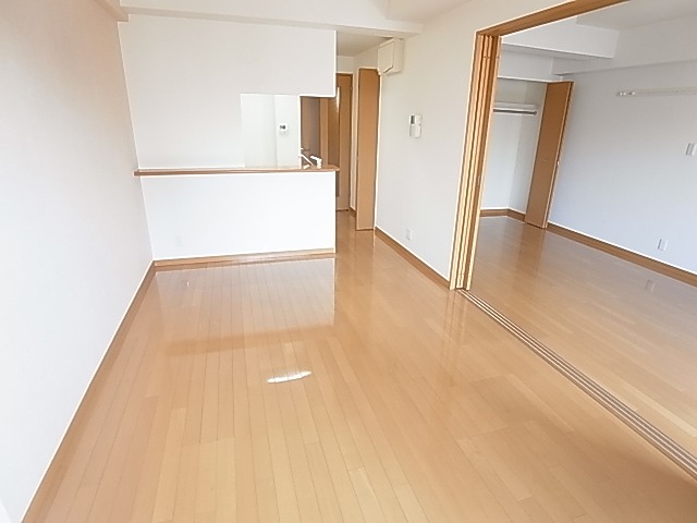 INSURANCE BLDG.Ⅵ リビング