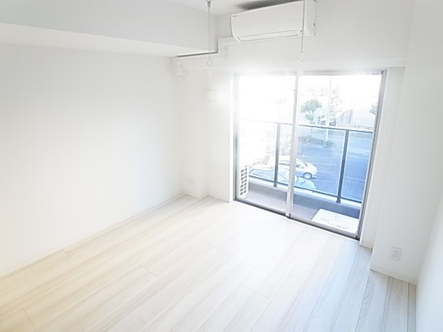 レアライズ綾瀬 リビング