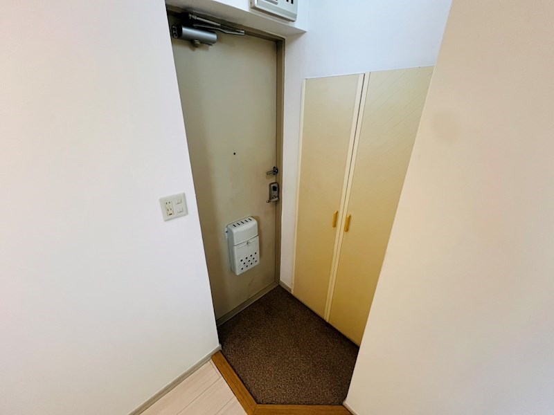 鶴見ハイツ 玄関