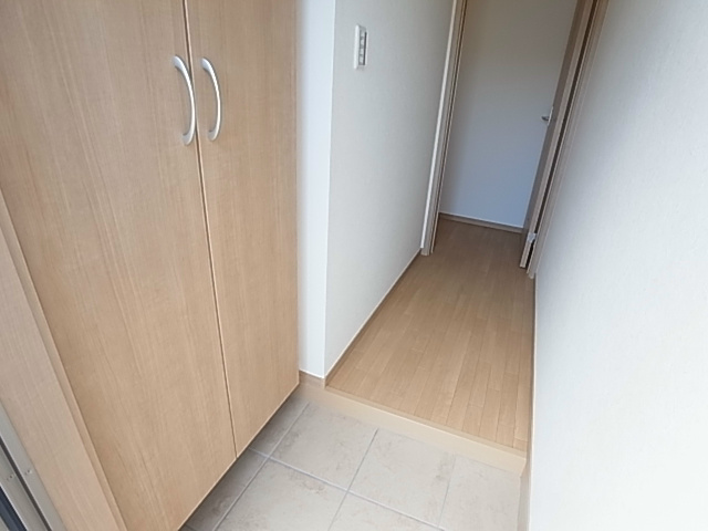 サンフォリアA 玄関