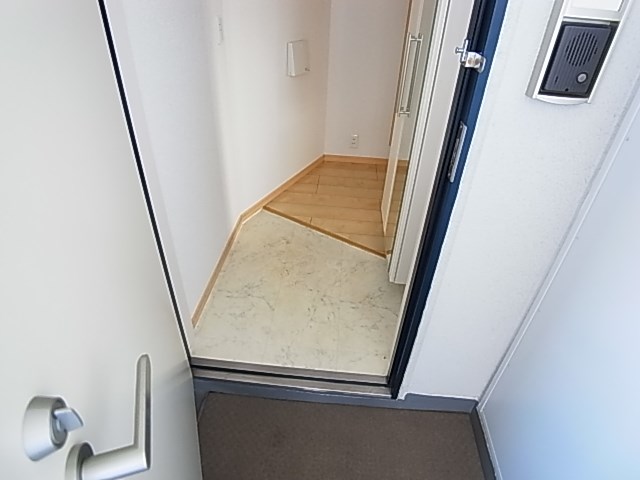 サンパレスＭ 玄関