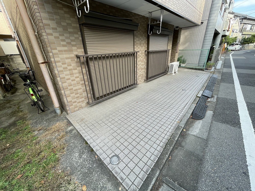 グリーンハイツ弘道 駐車場