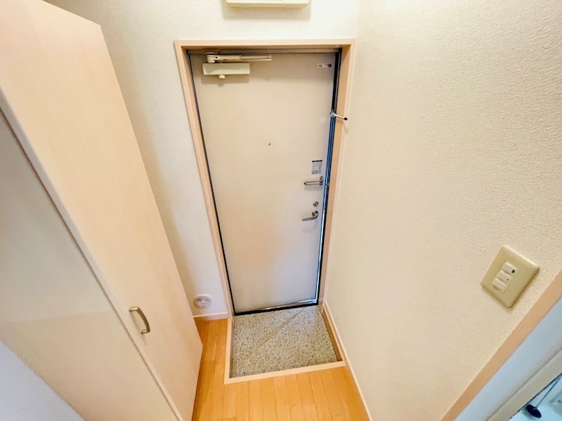 フォレストパークＣ 玄関