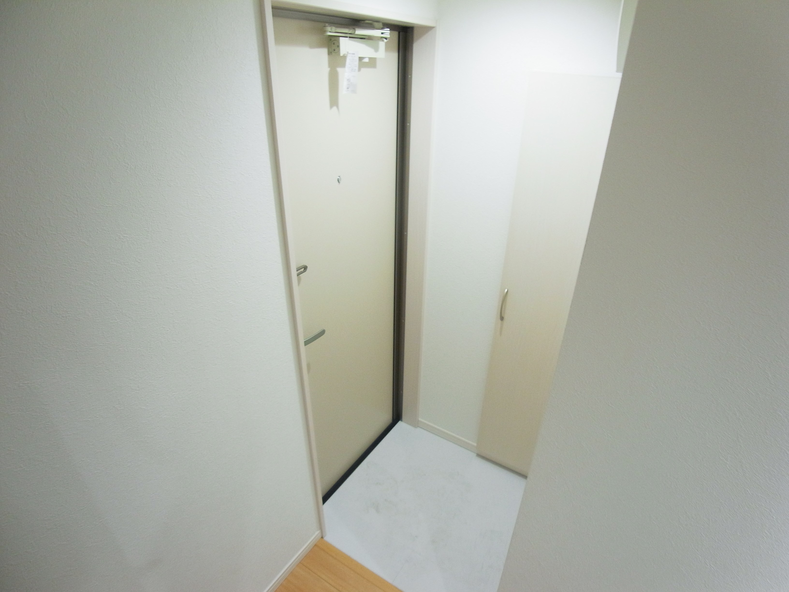 Fleur s-kashiwa（フルールエスカシワ) 玄関