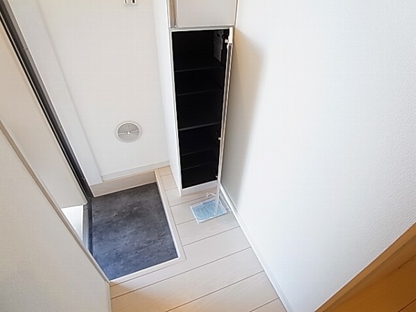 シャルムコート 玄関