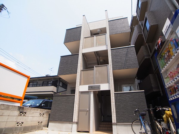 エムグランデ 302号室 外観