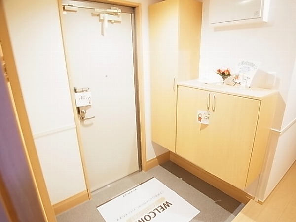 オ・ソレイユABIKO 玄関