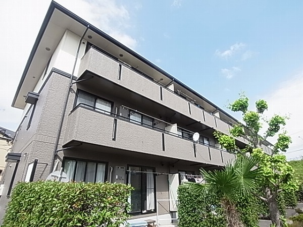 グリーンヴァレー葉山  205号室 外観