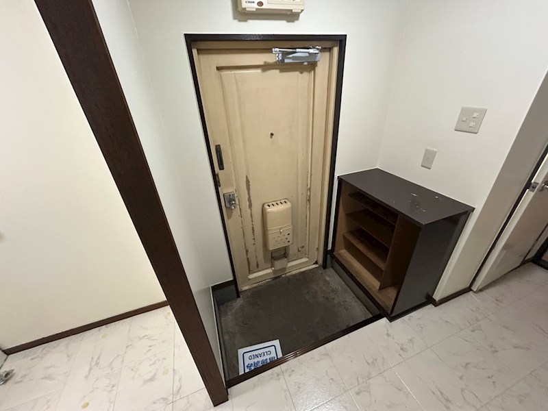 コーポラスオネスト 玄関