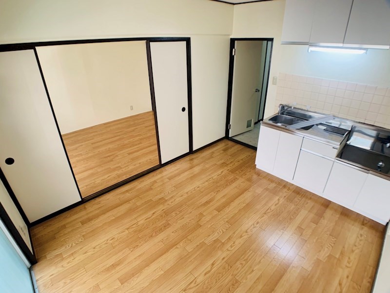 コーポラスオネスト リビング