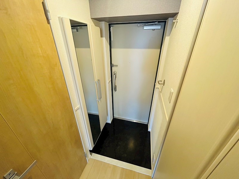 ラピスラズリ 玄関