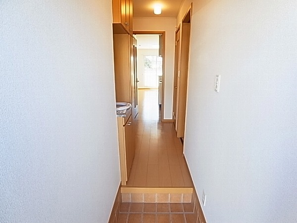 ロックガーデン森B 玄関