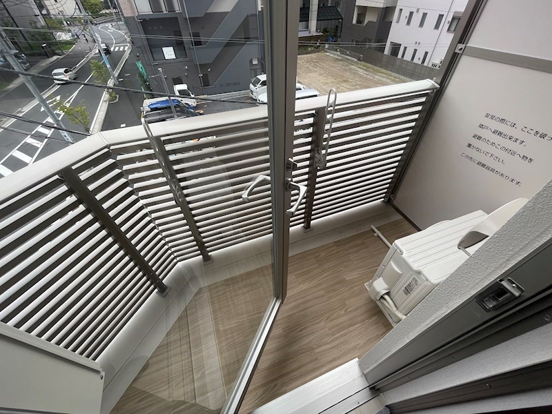 ART APARTMENT IN Ootaka-no-Mori ベランダ